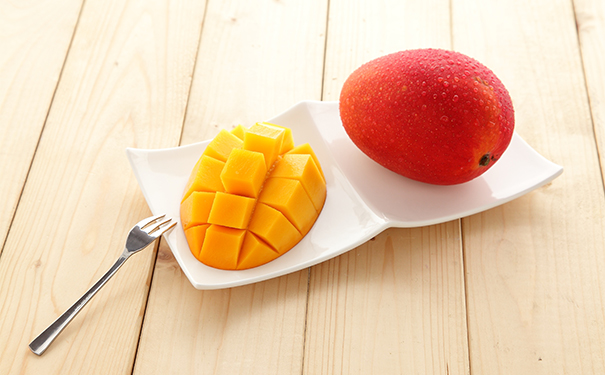 中暑能吃芒果吗 中暑可以吃芒果吗